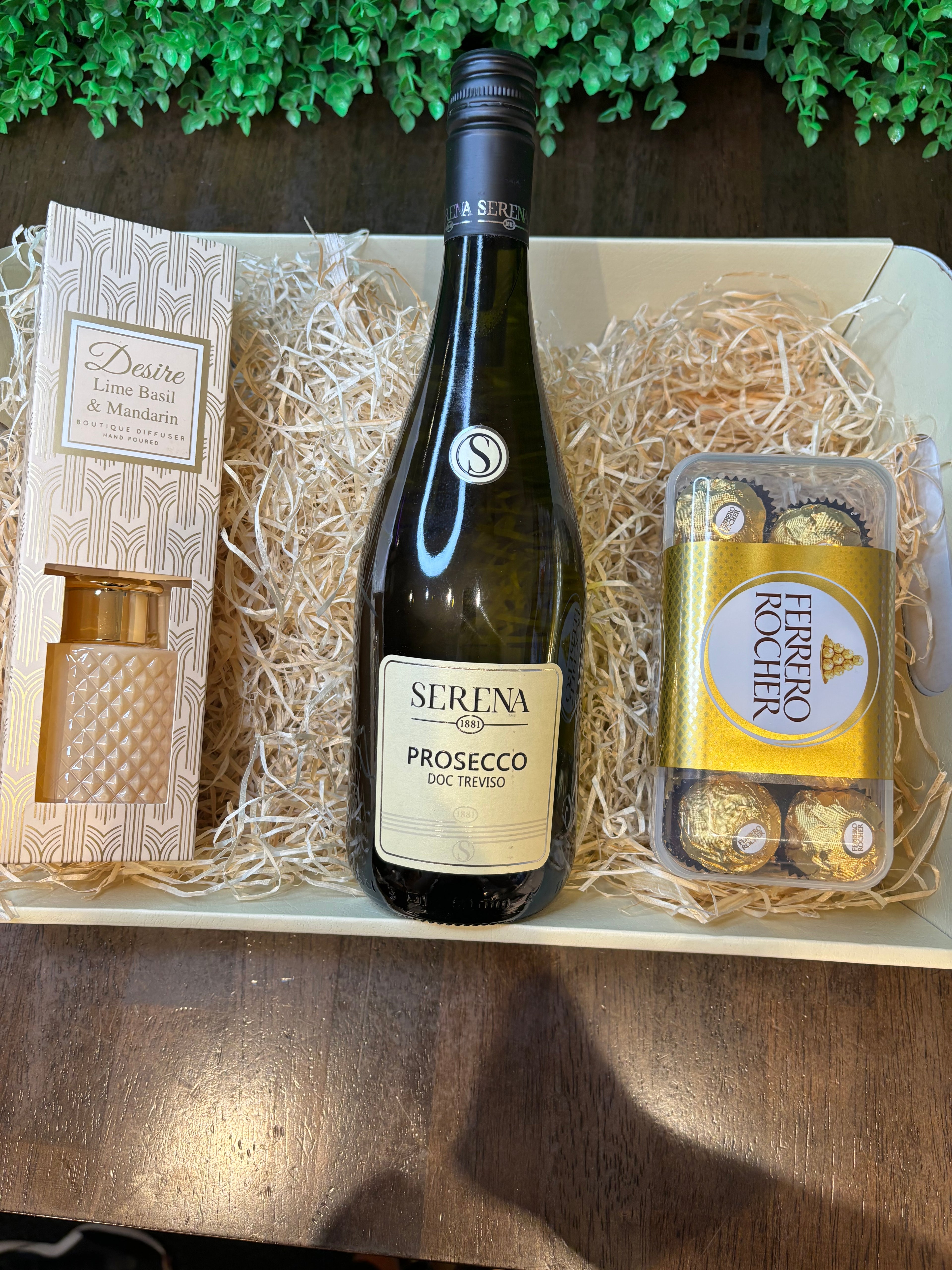 *Show Your Appreciation with Our Best Teacher Hamper!