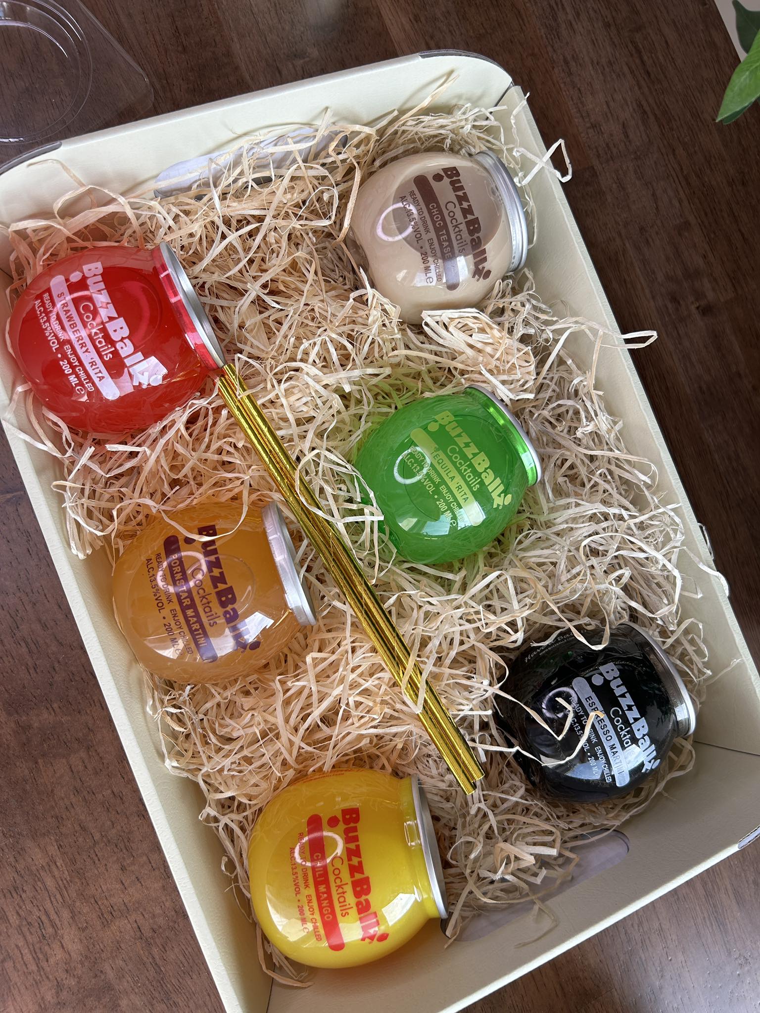 6 BUZZ Balls