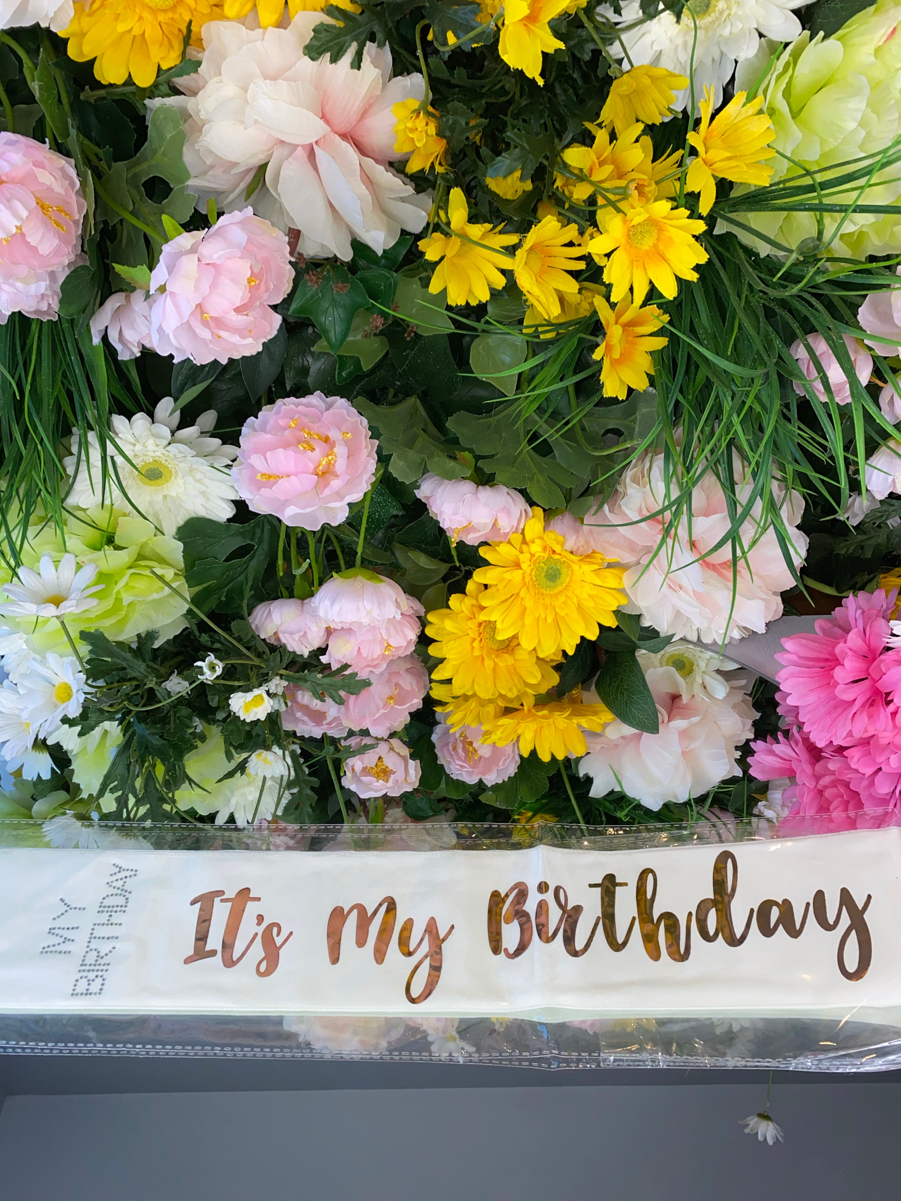 BIRTHDAY QUEEN GLITTER SATIN SASH